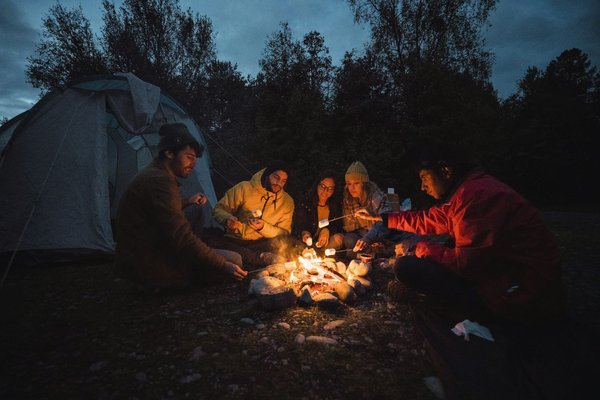 How to prepare for a camping trip in the UK during the winter season?