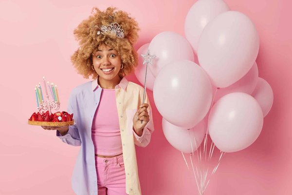 Where can you find an in-depth tour of the Harry Potter filming locations across the UK?